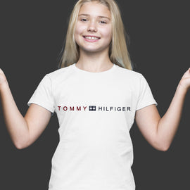 Blusa de niña, marca Tommy Hilfiger, con diseño. - El Pueblito