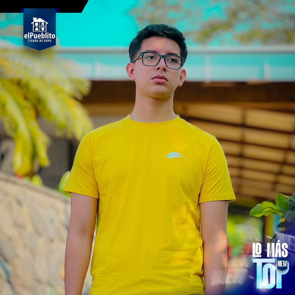 Playera de Hombre, Nike, con logo bordado. - El Pueblito