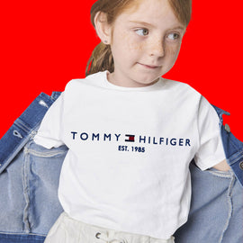 Blusa de niña, marca Tommy Hilfiger, con diseño. - El Pueblito