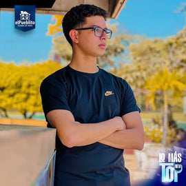 Playera de Hombre, Nike, con logo bordado. - El Pueblito