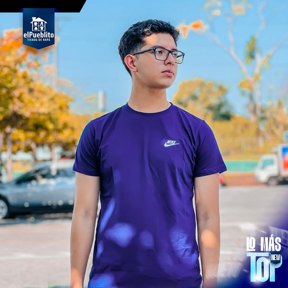 Playera de Hombre, Nike, con logo bordado. - El Pueblito