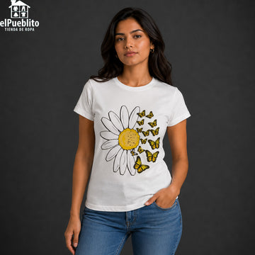 Blusa marca Guess, color Blanco con diseño de mariposas y margarita, 100% Algodón