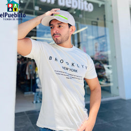 Playera de Hombre con diseño, hecha de algodón.