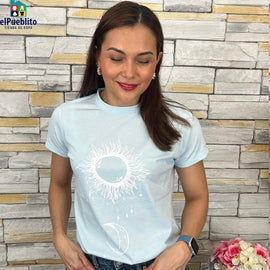 Blusa de Mujer con diseño y cuello circular.