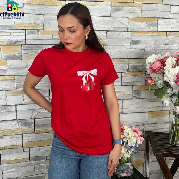 Blusa de Mujer con diseño y cuello circular.