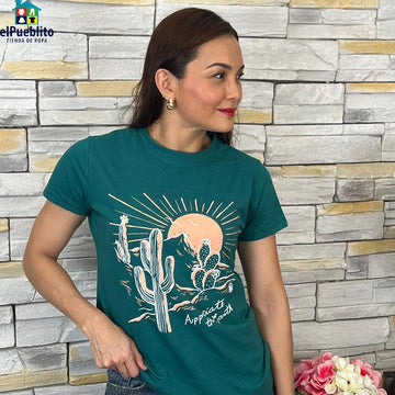 Blusa de Mujer con diseño y cuello circular.