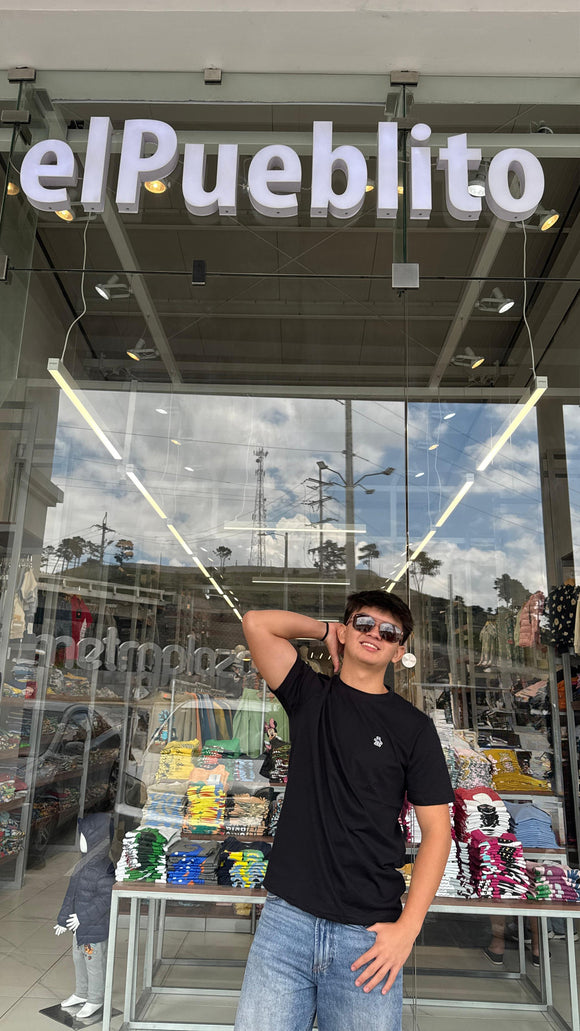 Playera "Penguin" de hombre con el logo bordado.